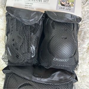 Women’s Black Protective Gear Set